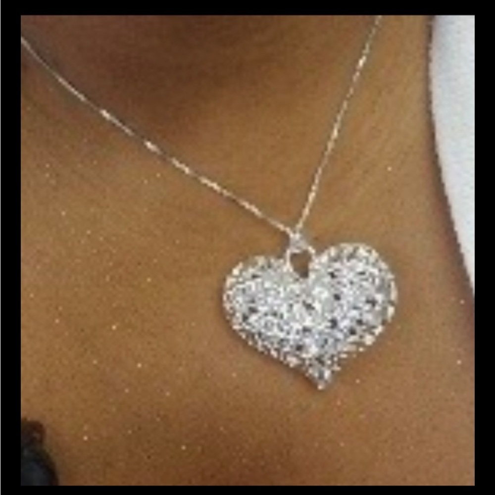 Elegant Floral Designed Silver Heart Pendant On A S925 Necklace